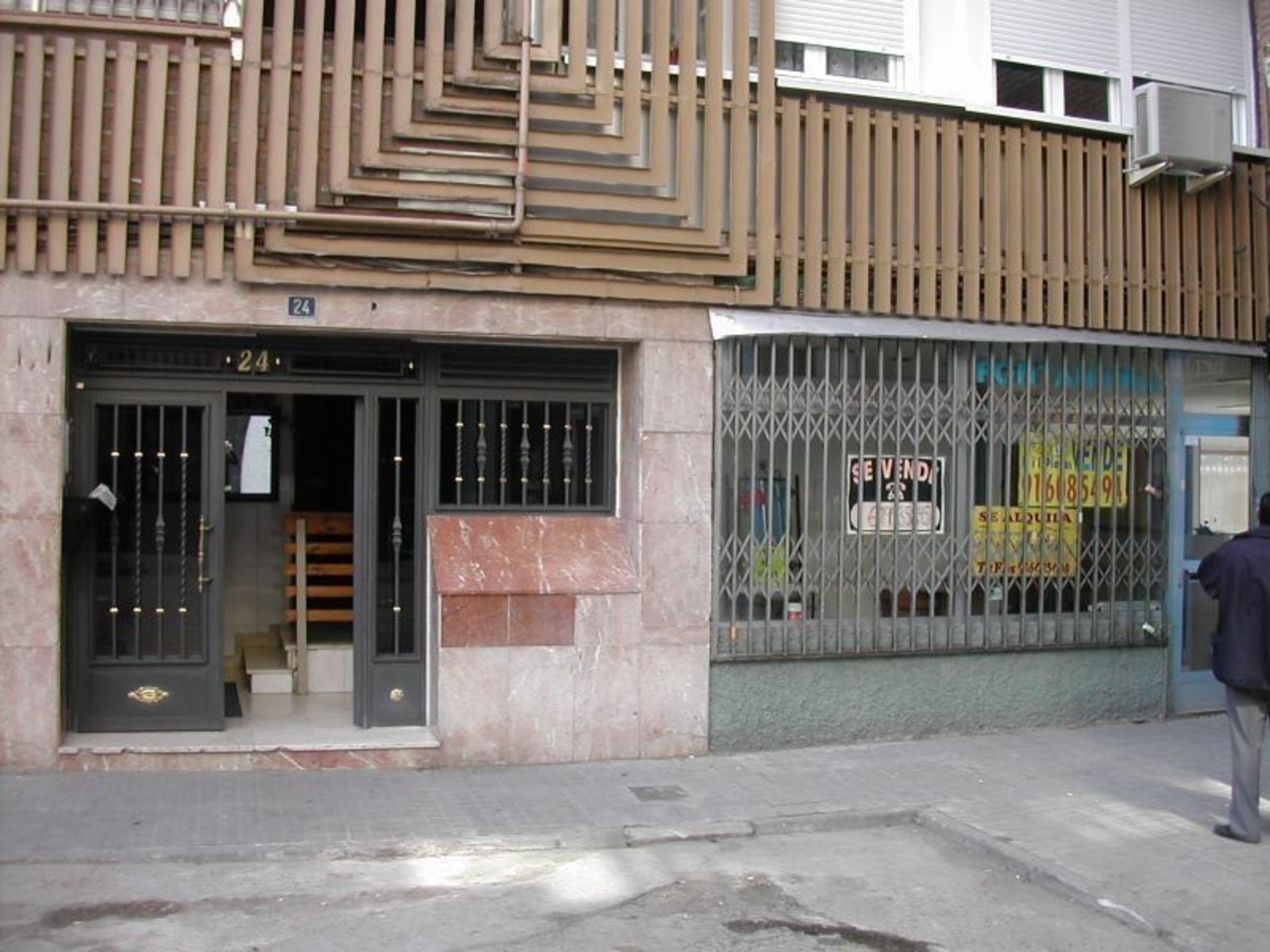 Cambio de uso de local a 2 viviendas en Fuenlabrada