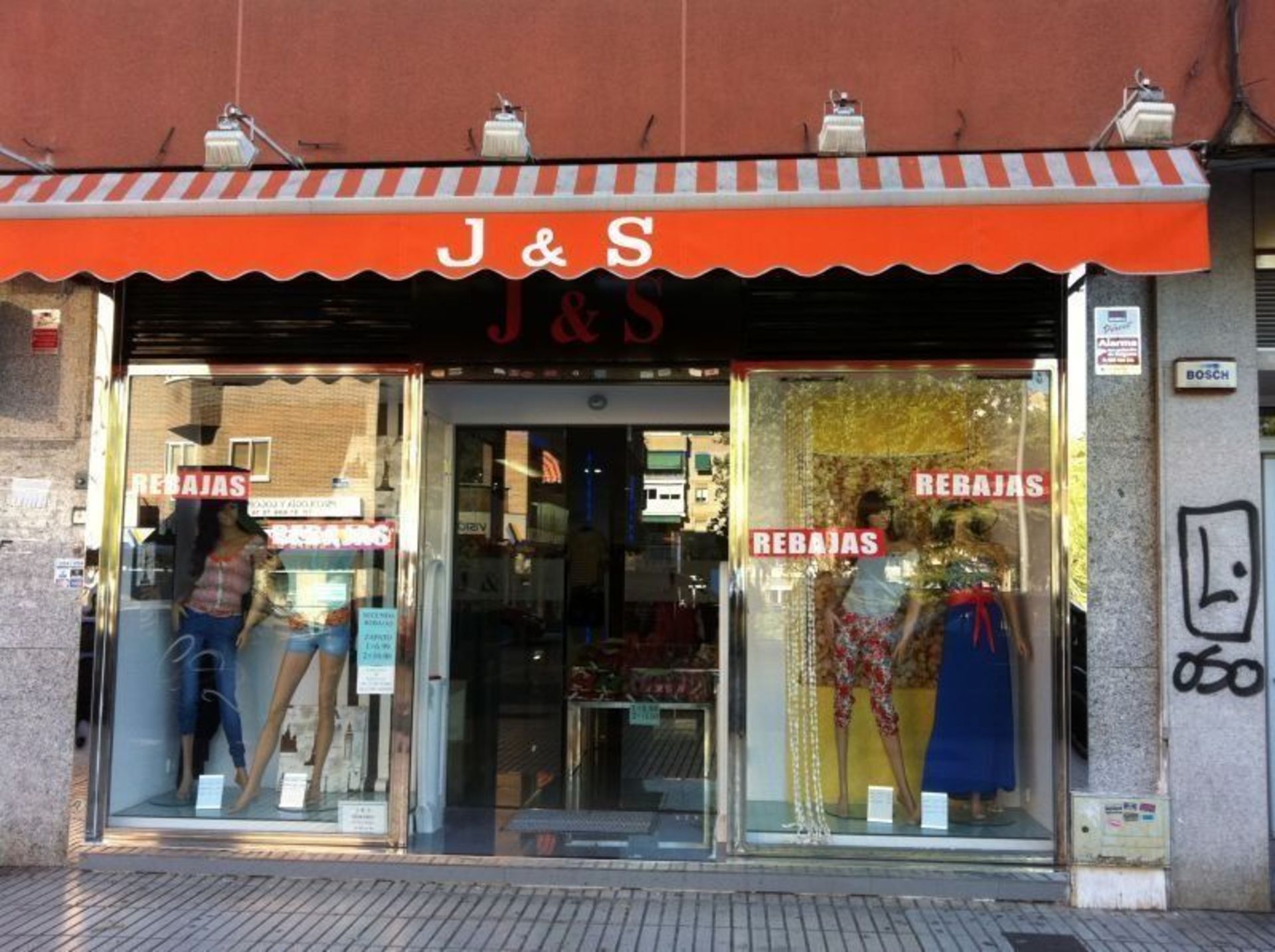 Licencia de apertura de tienda de ropa